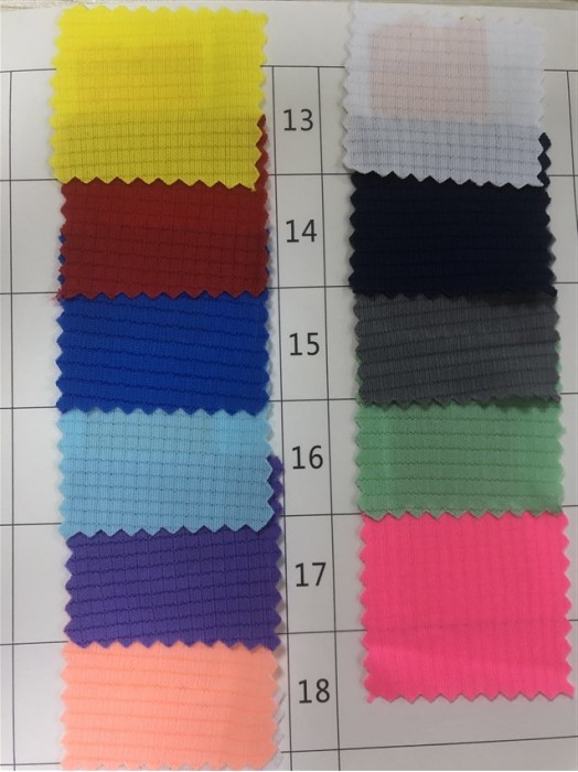 SX-LG LG-TH1001 Corn small grid Ingredients: 100% polyester Weight 100g Specification: 160cm ultra-thin sports cloth