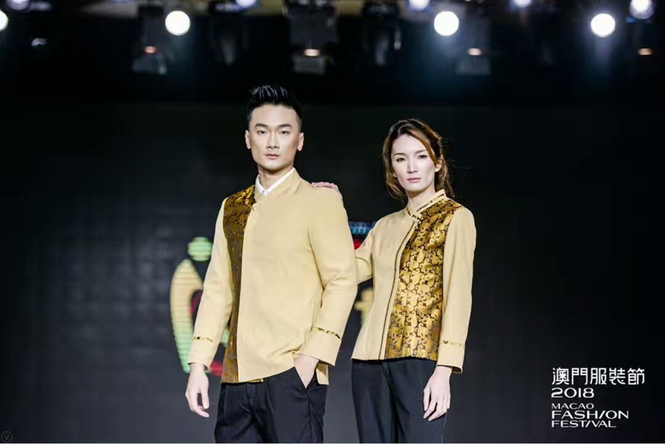 Online order customer service uniform design hotel uniform hotel