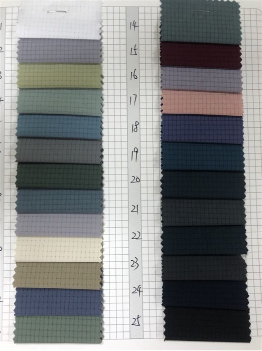 GZ-YL LY19774# Breathable grid Composition: 97%P 3%SP Specification: 150cm Weight: 130g Ultra-thin sports cloth
